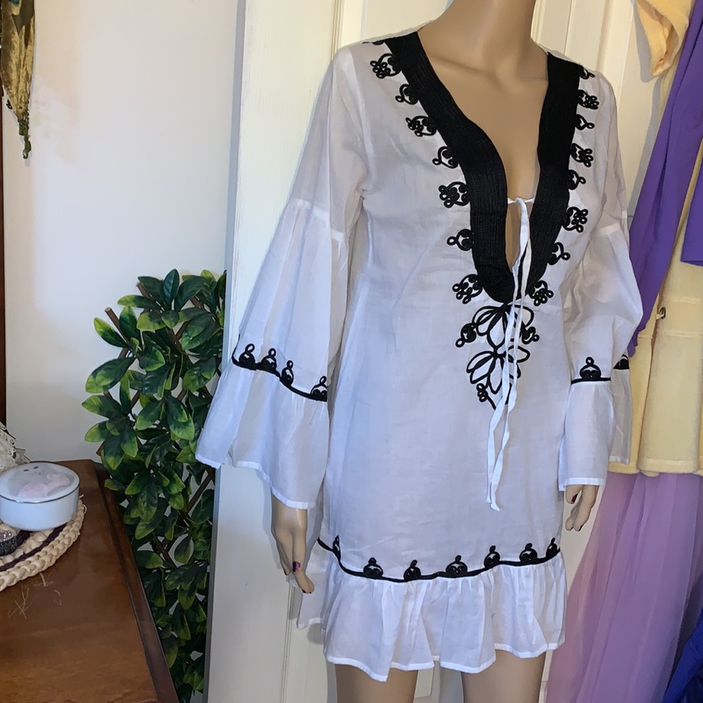 Debbie Katz South Beach white black ethnic bell sleeve tunic mini dress top